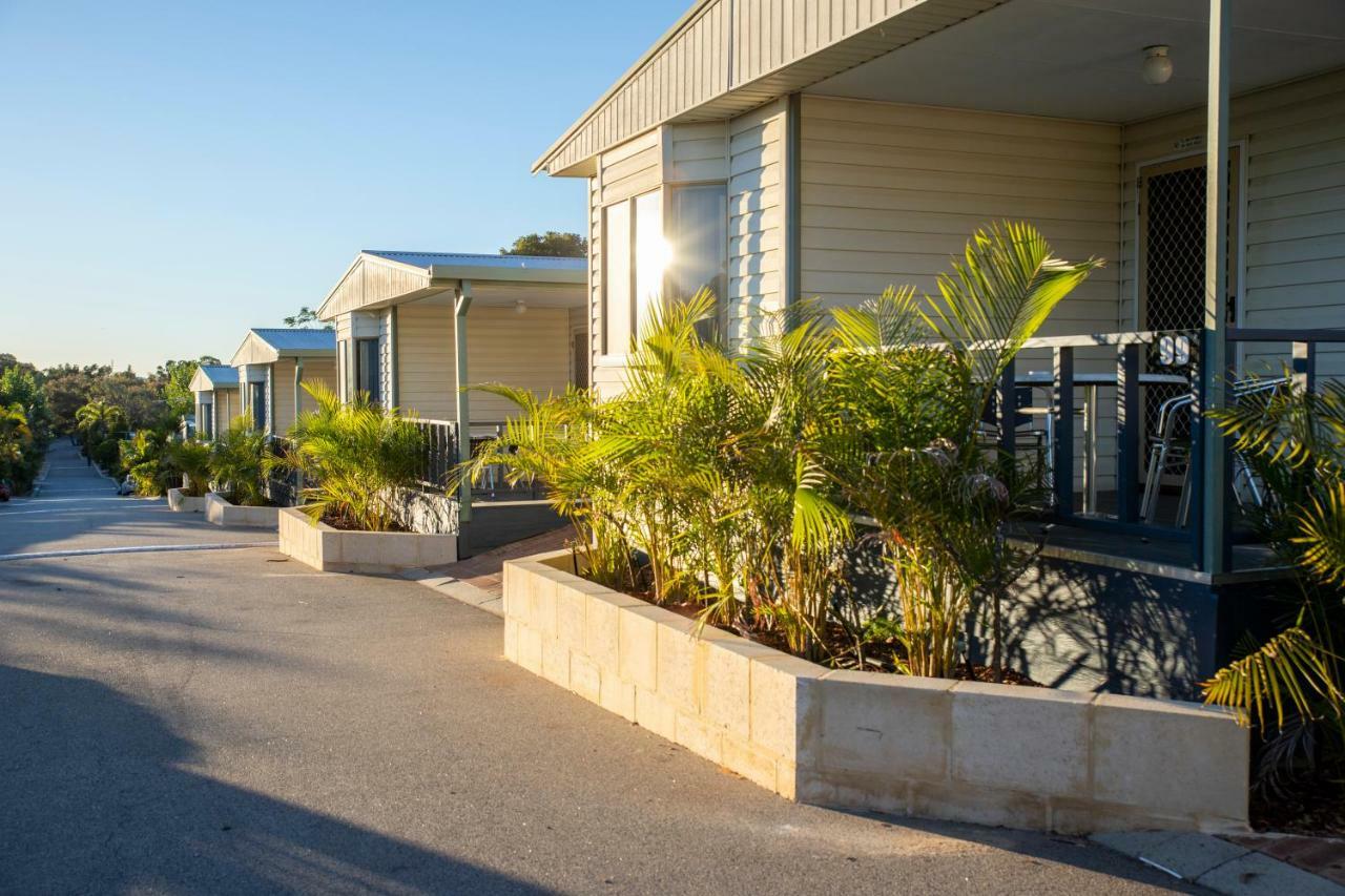 Karrinyup Waters Resort Perth Bagian luar foto
