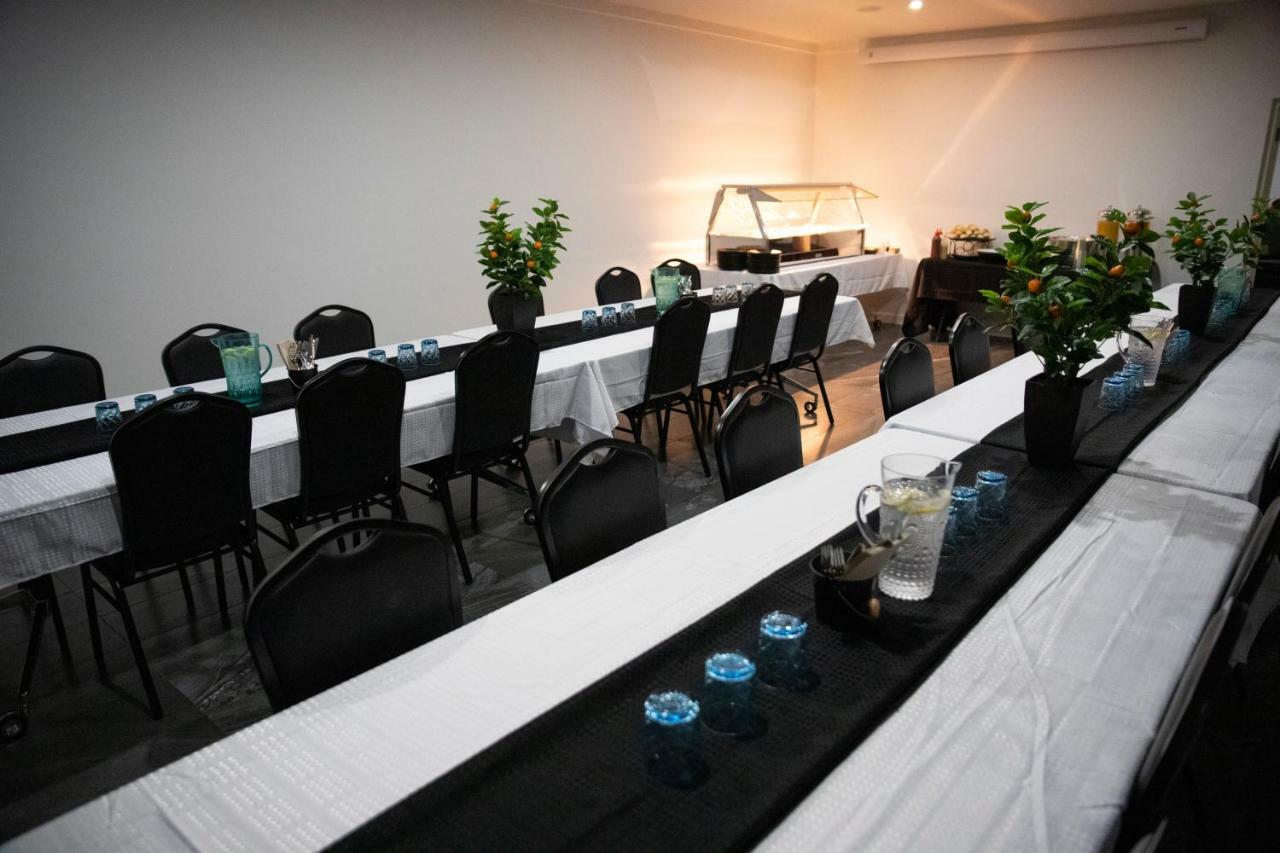 Karrinyup Waters Resort Perth Bagian luar foto