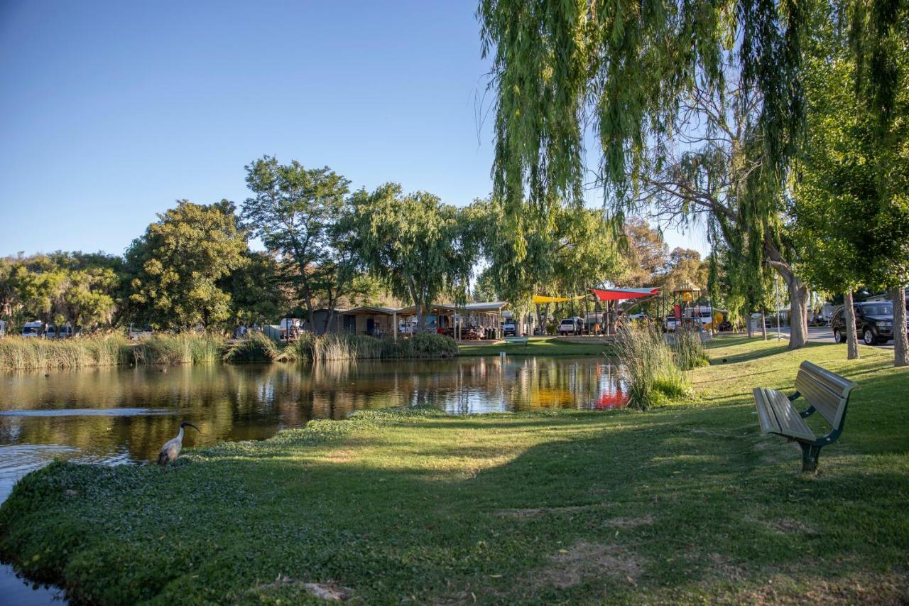 Karrinyup Waters Resort Perth Bagian luar foto