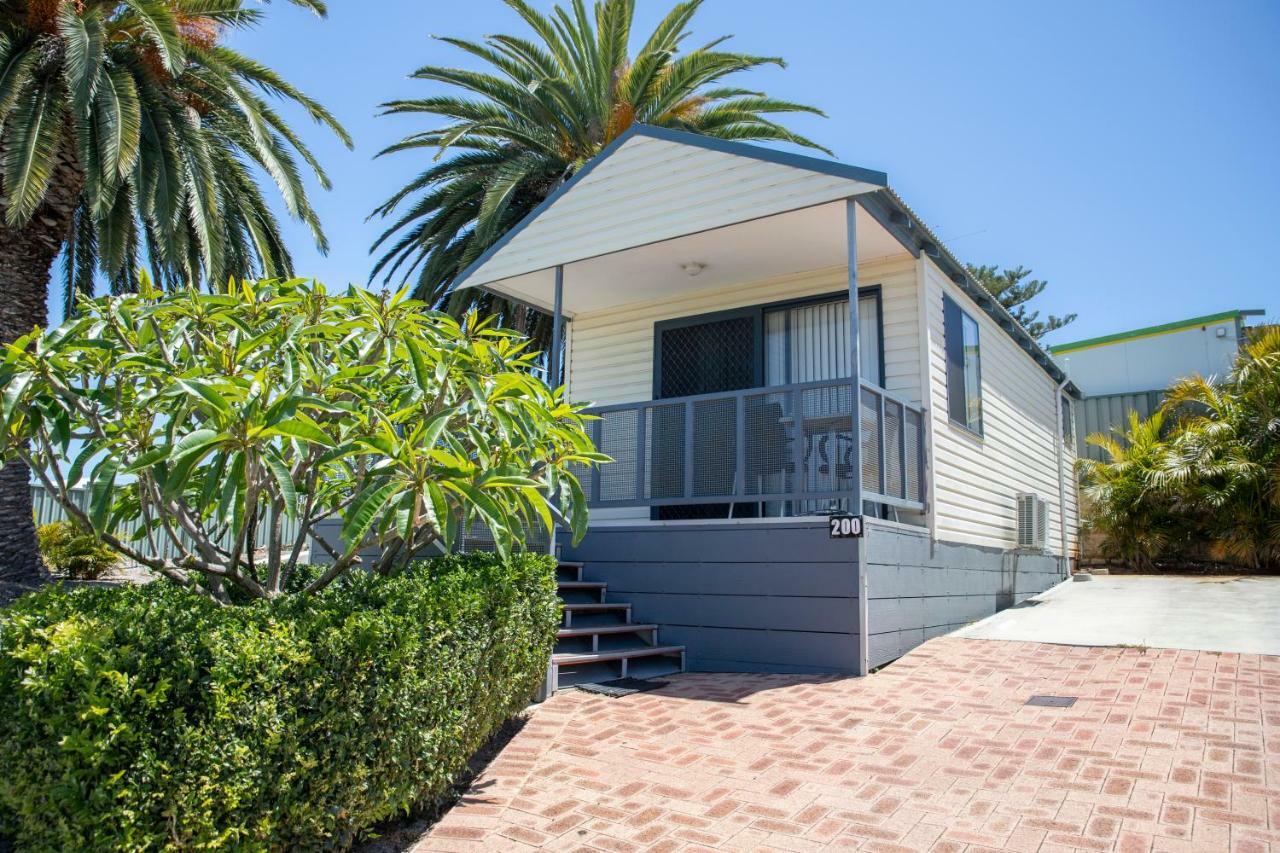 Karrinyup Waters Resort Perth Bagian luar foto