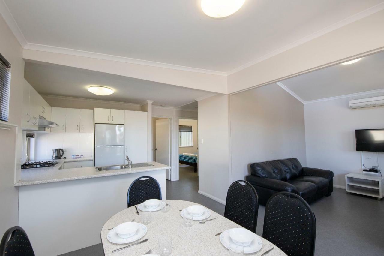 Karrinyup Waters Resort Perth Bagian luar foto